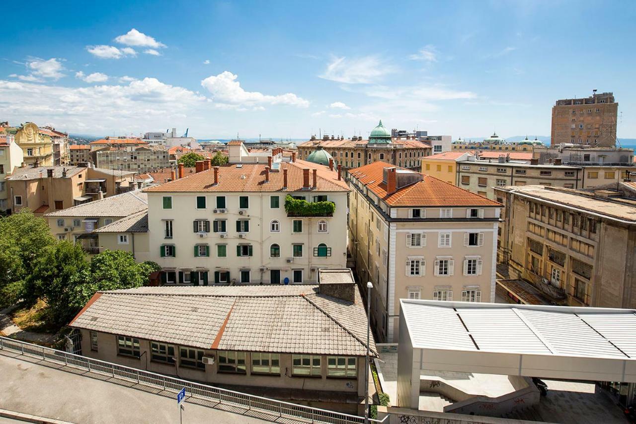 Crov Apartment Rijeka Bagian luar foto